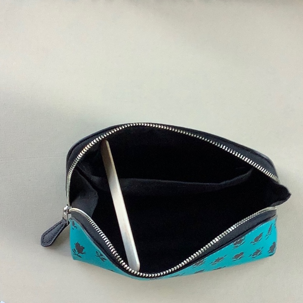 NWT Coach Cosmetic Case - Picture 4 of 5